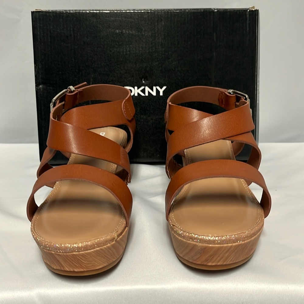DKNY Big Girls Amber Rivet Wedge Sandals, size 5